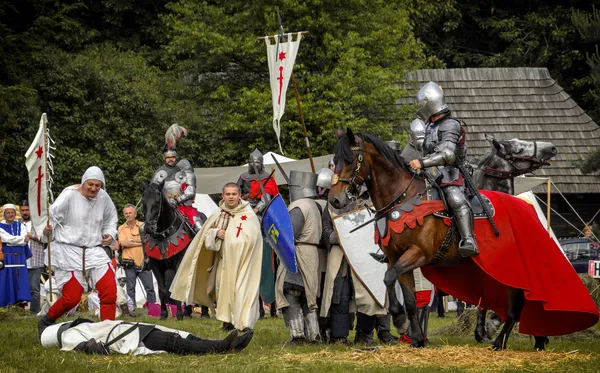 CHORZOW,POLAND, JUNE 9: Battle of medieval knights during a IV C — Stock Photo, Image