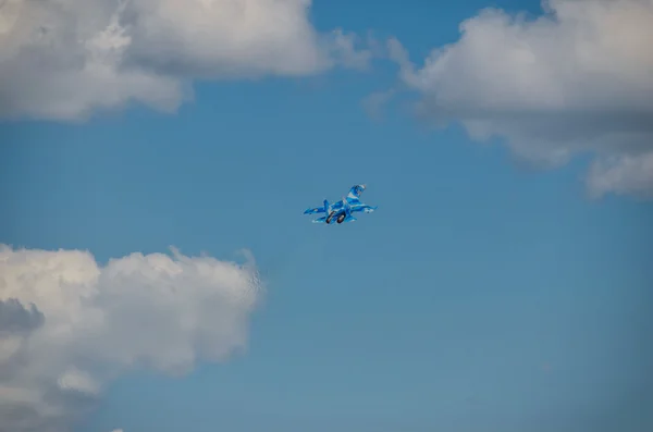 Ουκρανικά su-27 οθόνη κατά τη διάρκεια radom air show 2013 — Φωτογραφία Αρχείου