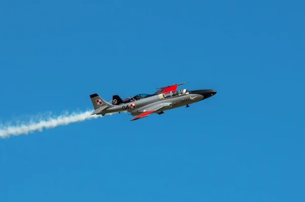 Ts-11 iskra und xa-41 sbach 300 fliegen während radom a zusammen — Stockfoto