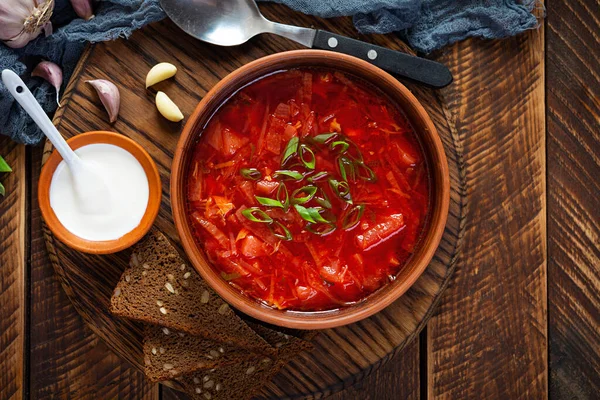 Traditional Ukrainian Borscht Green Onion Sour Cream Delicious Beet Soup — Stok fotoğraf