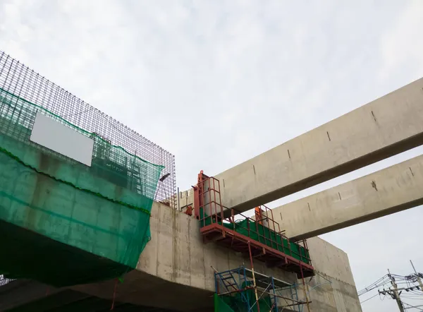 Betonový Trám Jednokolejky Velké Stanice Výstavbě Blízkosti Předměstí Metropole Přední — Stock fotografie