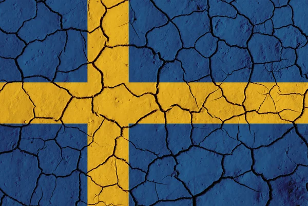 Kırık bir arka plan üzerinde İsveç bayrağı — Stok fotoğraf