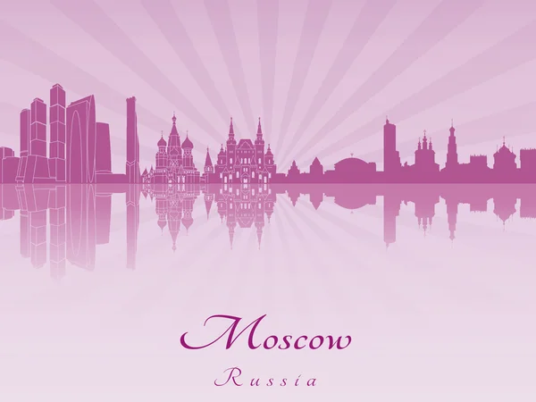 紫色的辐射兰花的莫斯科天际线 — 图库矢量图片