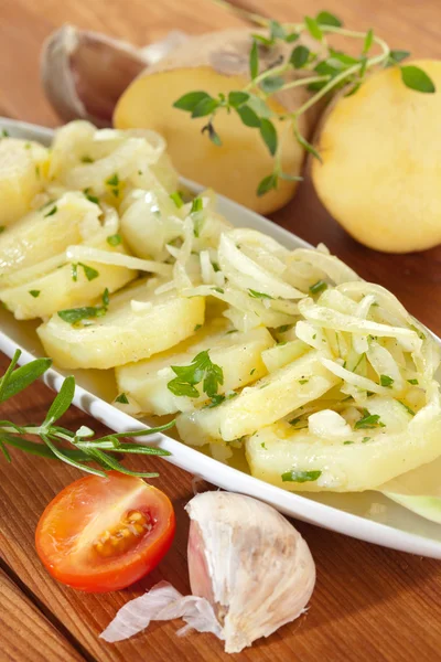 Aardappelsalade met olijfolie — Stockfoto