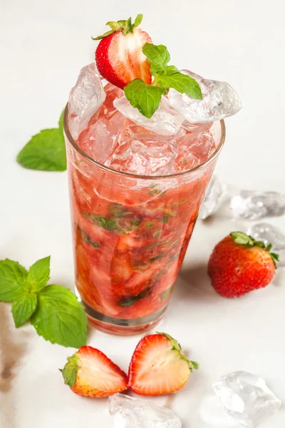 Drink, strawberry smash — Stock Photo, Image