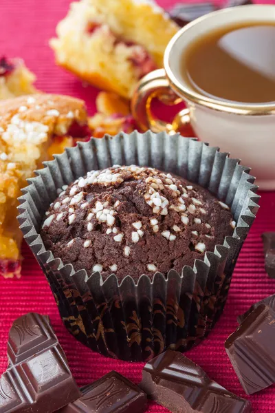 Choklad muffins och kaffe — Stockfoto