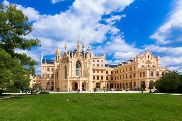 LEDNICE, CZECH REPUBLIC - AUGUST 10, 2012: The palace Lednice-Valtice complex is the largest complex of its type in the world. World Heritage Site by UNESCO. — Stock Photo, Image