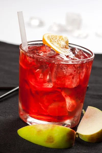 Red drink with ice — Stock Photo, Image