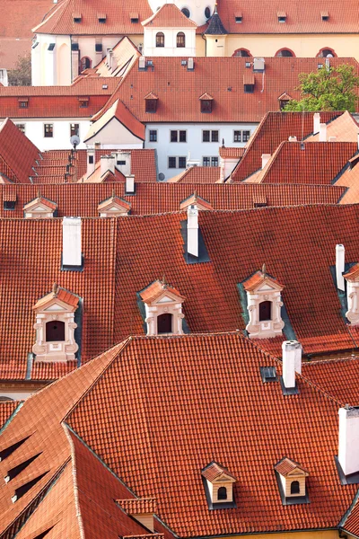 Rote Lehmdächer — Stockfoto