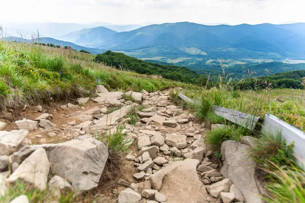 Bieszczady 山，波兰的 tarnica 径的视图 — 图库照片