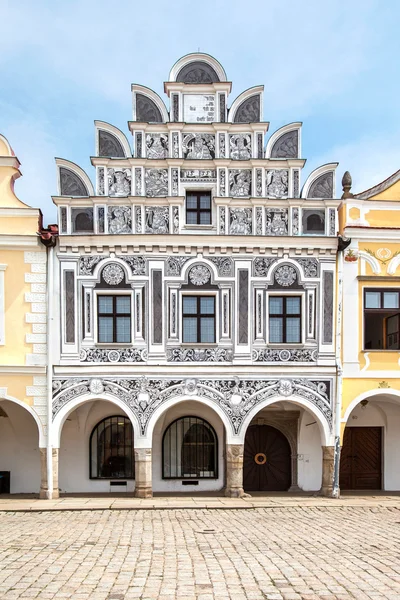 Gevel van een renaissance op het belangrijkste plein in telc, Tsjechische Republiek unesco stad huizen — Stockfoto