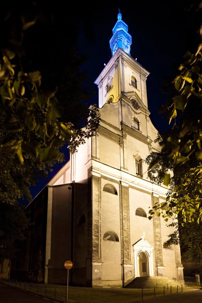 Noční pohled na evangelický kostel v Těšíně je největší protestantské církve v Polsku — Stock fotografie