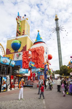 Vienna, Avusturya - 02 Eylül 2013: prater Eğlence parkına. Viyana'da büyük Parkı.