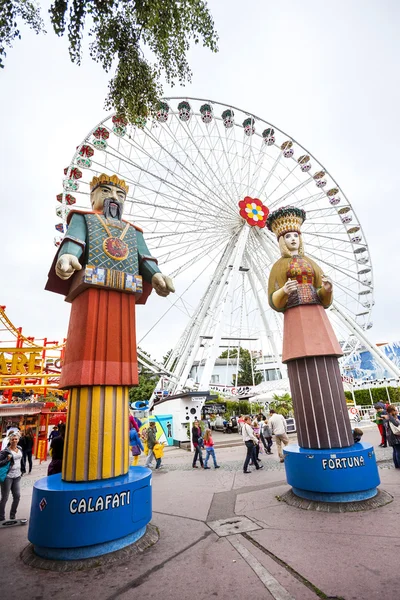 Bécs, Ausztria - 2013. szeptember 02.: prater vidámparkhoz. nagy nyilvános parkhoz, Bécs. — Stock Fotó