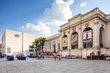Vienna, Avusturya - Ağustos 30, 2013: mumok Müzesi modern kunst - 2001 yılında kurulan modern sanat müzesi. Müze 7000 modern ve çağdaş sanat eserleri koleksiyonu vardır..