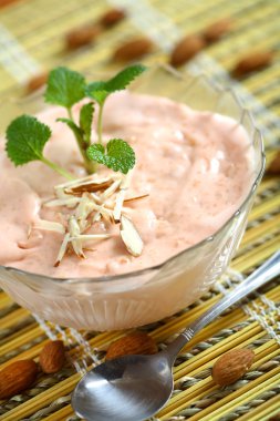 Crema di mandorle - badem krem karamel ile