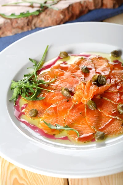 Carpaccio feito de salmão — Fotografia de Stock