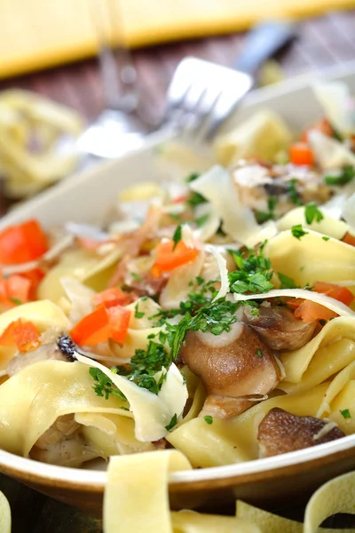 Papardele con porcini - macaroni with mushrooms — Stock Photo, Image