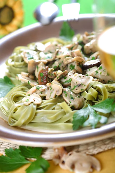 Dish with macaroni and mushrooms, triolatti sauce for pasta — Stock Photo, Image