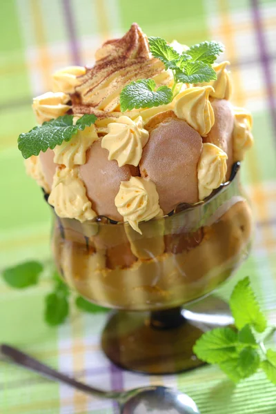 Delicious desert tiramisu — Stock Photo, Image