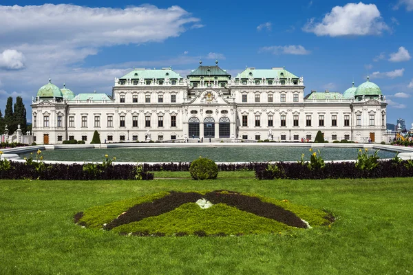 Bovenste belvedere gebouw in Wenen, Oostenrijk — Stockfoto