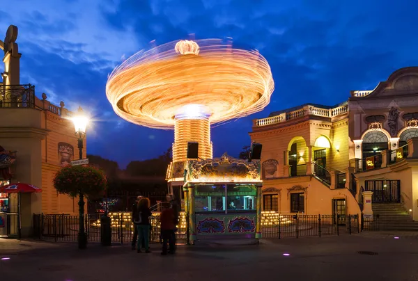 Vienna, Austria - September 02, 2013: Long exposure, night picture of old classic carousel in Prater area — Stock Photo, Image