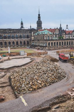 22 Ağustos 2022, Dresden, Almanya. Zwinger - Barok Sarayı şehrin merkezinde, yenileme ve restorasyon sırasında