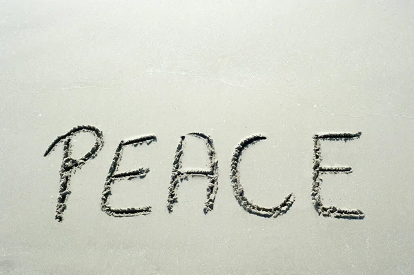 Concept Conceptual Peace Text Handwritten Sand Beach Exotic Island Peacefullness — Zdjęcie stockowe