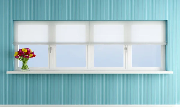 Parede azul com janela fechada — Fotografia de Stock