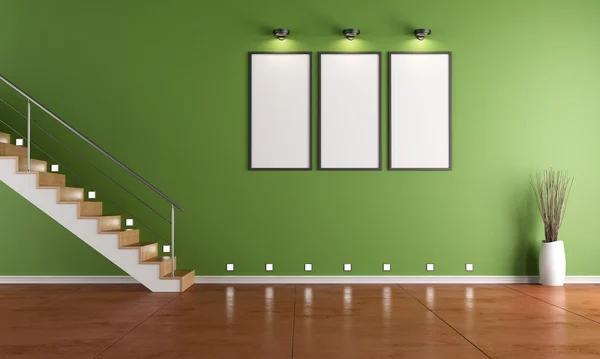 Chambre verte avec escalier — Photo