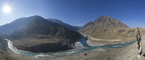 Panorama confluência do Indo e Zanskar — Fotografia de Stock