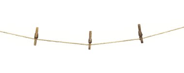 Beyaz arka plan üzerinde izole clothespins ile çamaşır