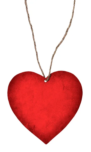 Corazón de papel rojo colgando de una cuerda aislada sobre fondo blanco — Foto de Stock