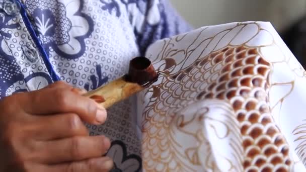 Batik Craftsmen Yogyakarta Indonesia Traditionally Made Using Melted Wax — Vídeos de Stock