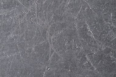 Çizik ve çatlaklarla eski metal dokusu. gümüş plaka metal arka plan