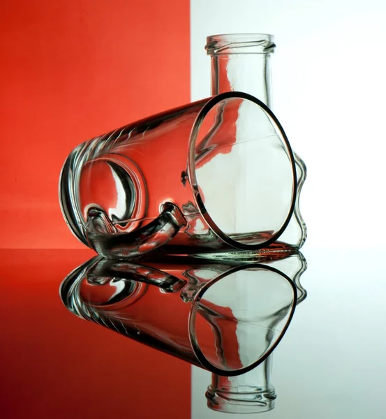 Glass goblets on a colored background — Stock Photo, Image