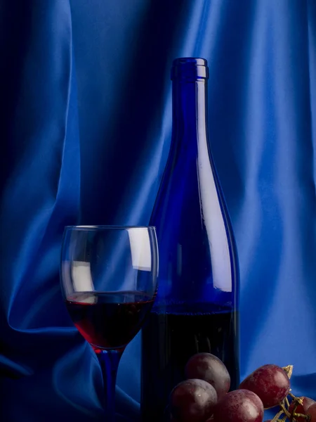 Kırmızı şarap ve üzüm.