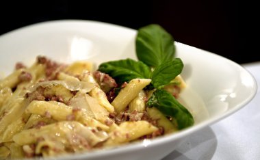 geyik eti ile makarna