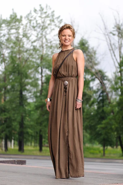 Kızın sütunlar çalışır