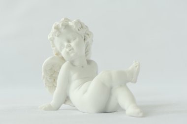 kanatlı bir melek heykeli