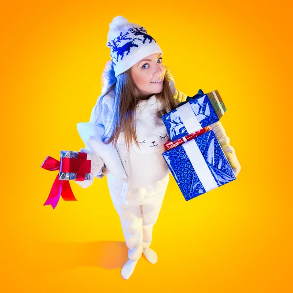 Mulher de Natal. Belo Ano Novo e Natal Gift Holiday H — Fotografia de Stock