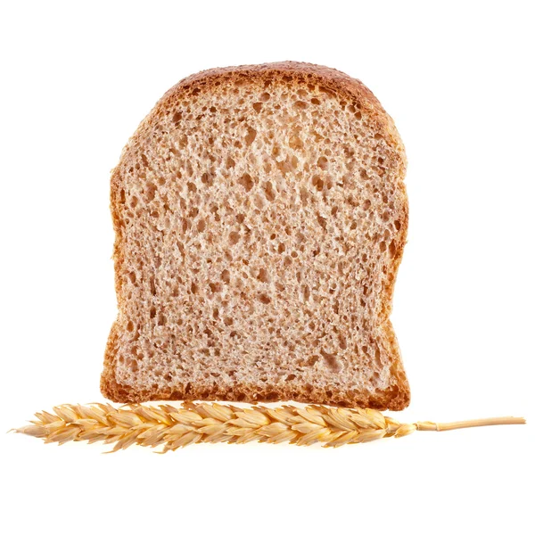 Черенговий шматок кукурудзяного хліба та вуха пшениці — стокове фото