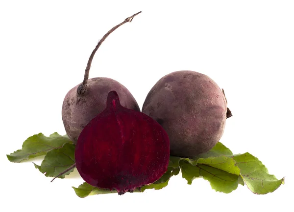 Fresh beets with leaves isolated on white background — Stock Photo, Image