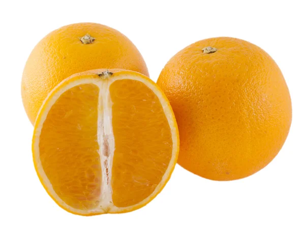 Drie sinaasappels op een witte achtergrond — Stockfoto