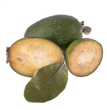 feijoa, beyaz zemin üzerine izole