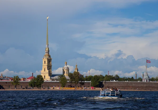 Oroszország. Szentpétervár. Kilátás a Péter és Pál erőd — Stock Fotó