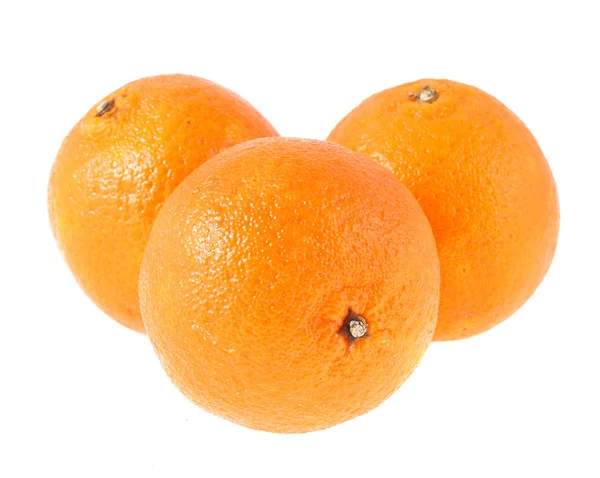 三个黄色的橘子，绝缘白色背景上 — 图库照片