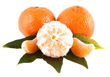 mandalina, izole izole beyaz arka plan üzerinde beyaz bir fonemandariny üzerinde