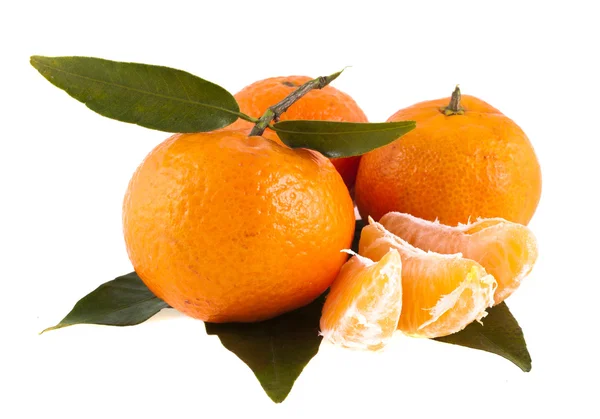 Mandarinen, isoliert auf weißem Hintergrund — Stockfoto