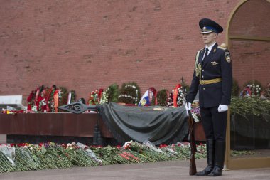 Rusya. Moskova. bekçi meçhul asker alexander bahçesindeki mezarı, onur.